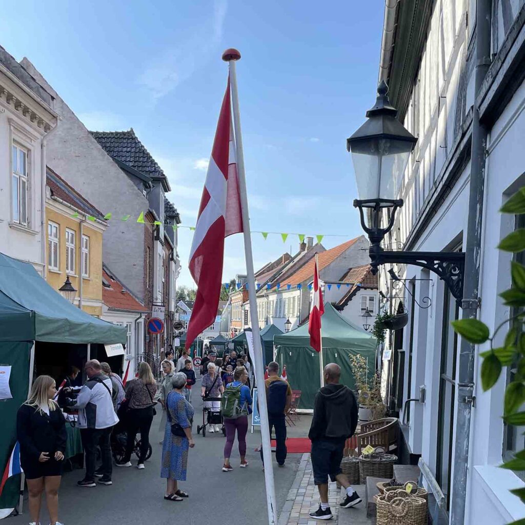 Sproggaden med udstillere